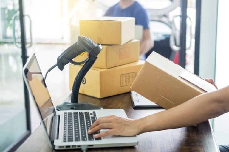 Why Tracking Packages Is Important for Potential Problems Avoiding